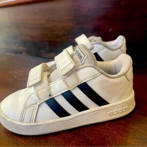 Toddler white adidas size 8c